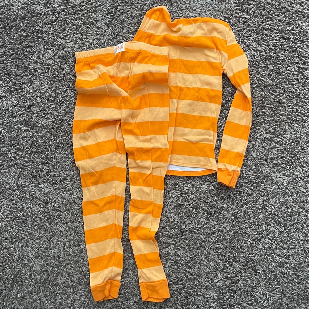 Hello Kitty Pajama Set - Picture 3 of 3